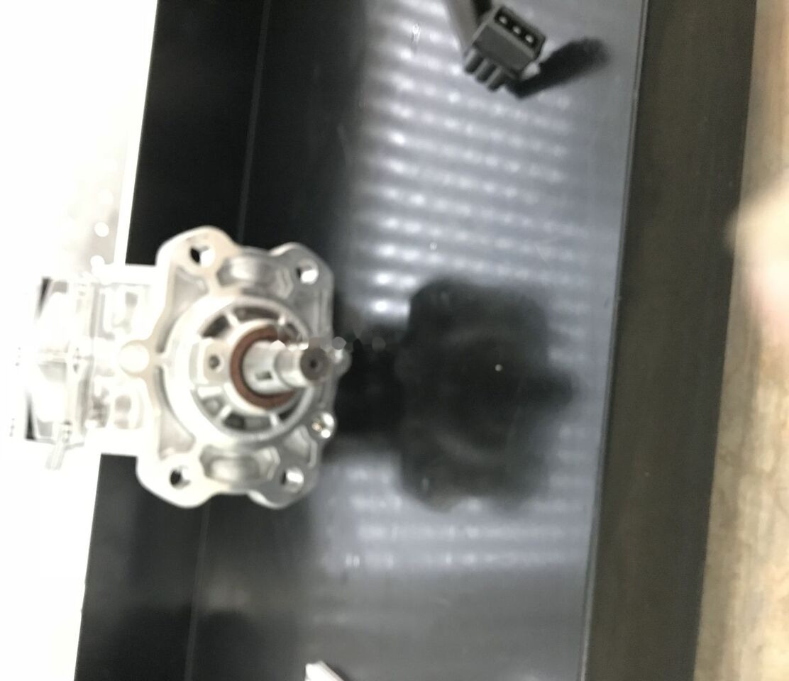 Bosch 2018 51111037611 MAN - Горивна помпа за Камион: снимка 3 Bosch 2018 51111037611 MAN - Горивна помпа за Камион: снимка 3