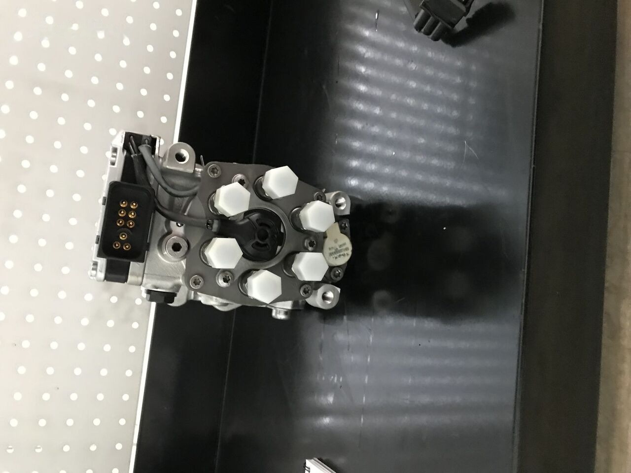 Bosch 2018 51111037611 MAN - Горивна помпа за Камион: снимка 1 Bosch 2018 51111037611 MAN - Горивна помпа за Камион: снимка 1