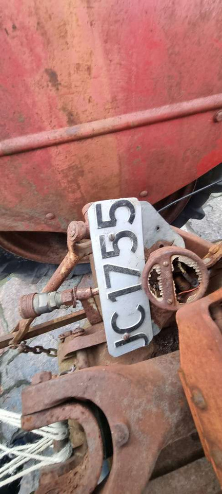 1958 Massey Ferguson MF 35 traktor (rep.-objekt) - Трактор: снимка 3 1958 Massey Ferguson MF 35 traktor (rep.-objekt) - Трактор: снимка 3