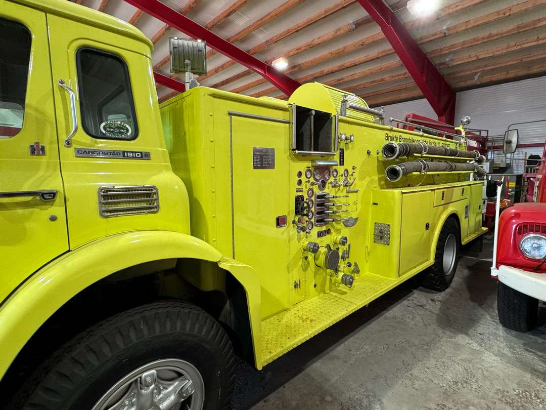 1975 International Cargostar 1910B Firetruck - Пожарна кола: снимка 3 1975 International Cargostar 1910B Firetruck - Пожарна кола: снимка 3