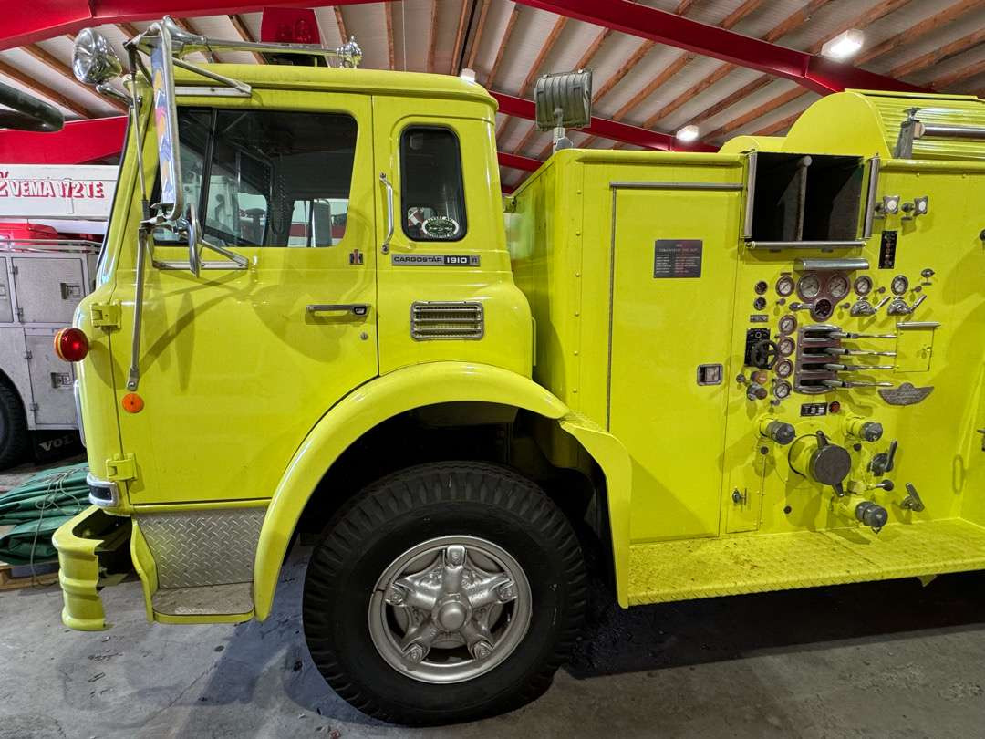 1975 International Cargostar 1910B Firetruck - Пожарна кола: снимка 4 1975 International Cargostar 1910B Firetruck - Пожарна кола: снимка 4