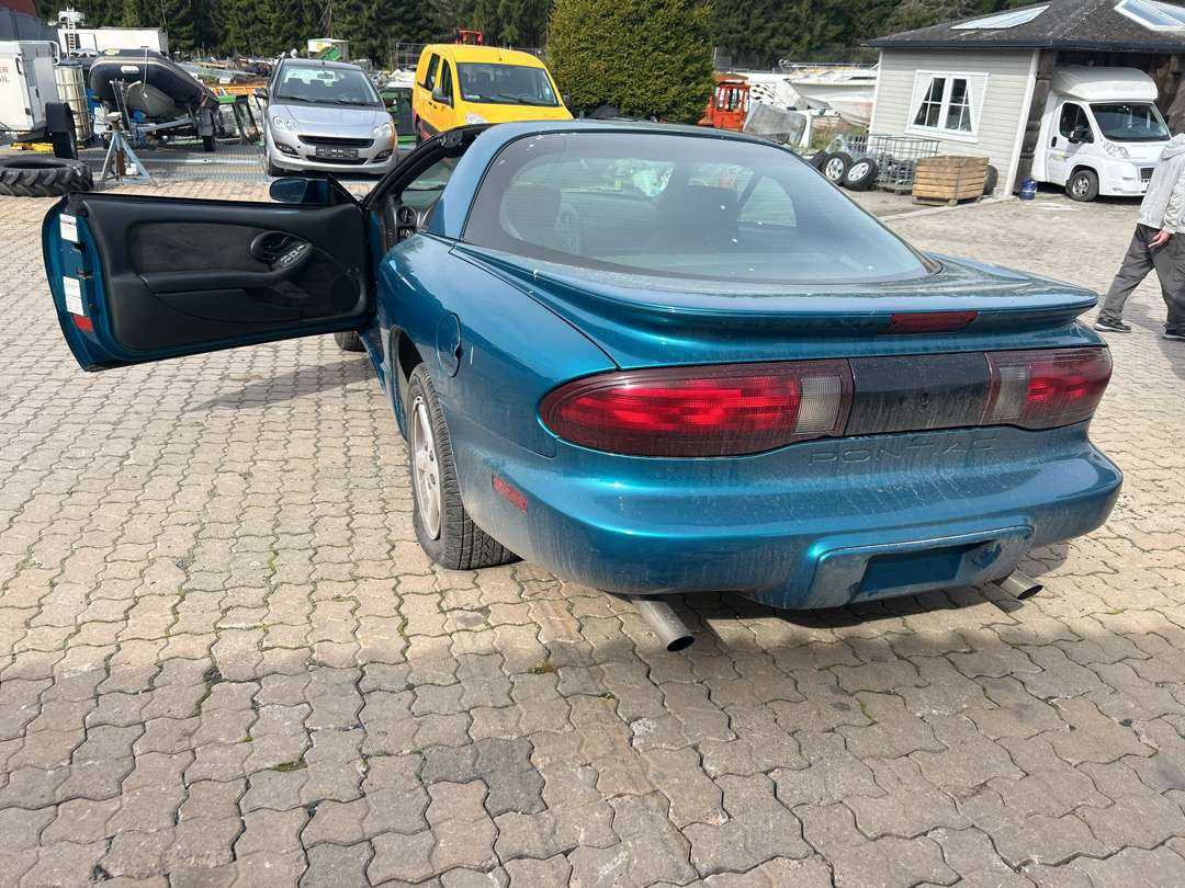 1996 Pontiac Firebird AUTOMAT TARGA SPORTSSETER AC - Лек автомобил: снимка 4 1996 Pontiac Firebird AUTOMAT TARGA SPORTSSETER AC - Лек автомобил: снимка 4