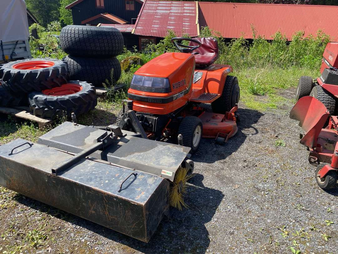 2000 Kubota G1700//Sitteklipper med feier og oppsamler - Косачка за трева: снимка 1 2000 Kubota G1700//Sitteklipper med feier og oppsamler - Косачка за трева: снимка 1