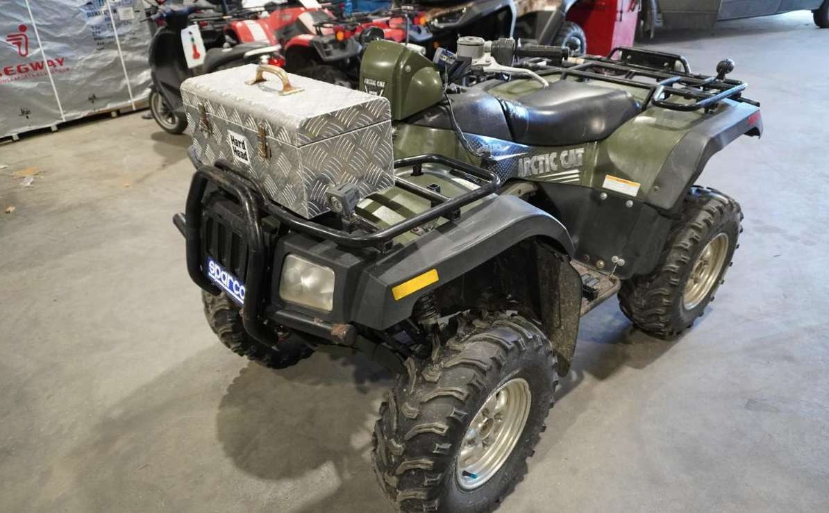 2005 ATV Artic Cat 375 ccm-Vinsj - Трактор: снимка 1 2005 ATV Artic Cat 375 ccm-Vinsj - Трактор: снимка 1