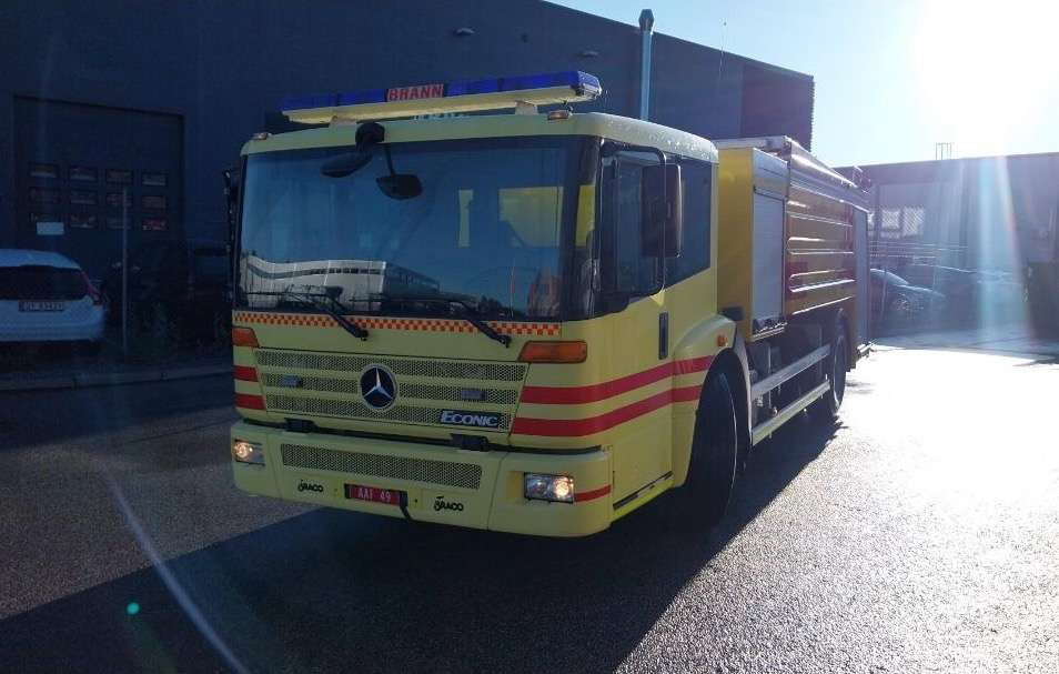 2005 Mercedes-Benz Econic 1833L / 2,50m høyde / Water tanker / Firetruck - Пожарна кола: снимка 3 2005 Mercedes-Benz Econic 1833L / 2,50m høyde / Water tanker / Firetruck - Пожарна кола: снимка 3
