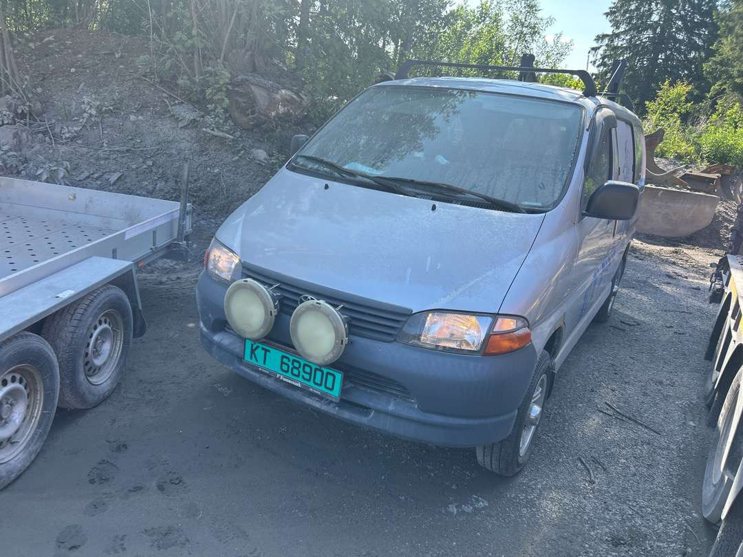 2005 Varebil TOYOTA HIACE 4WD EU-Godkjent - Товарен бус: снимка 1 2005 Varebil TOYOTA HIACE 4WD EU-Godkjent - Товарен бус: снимка 1