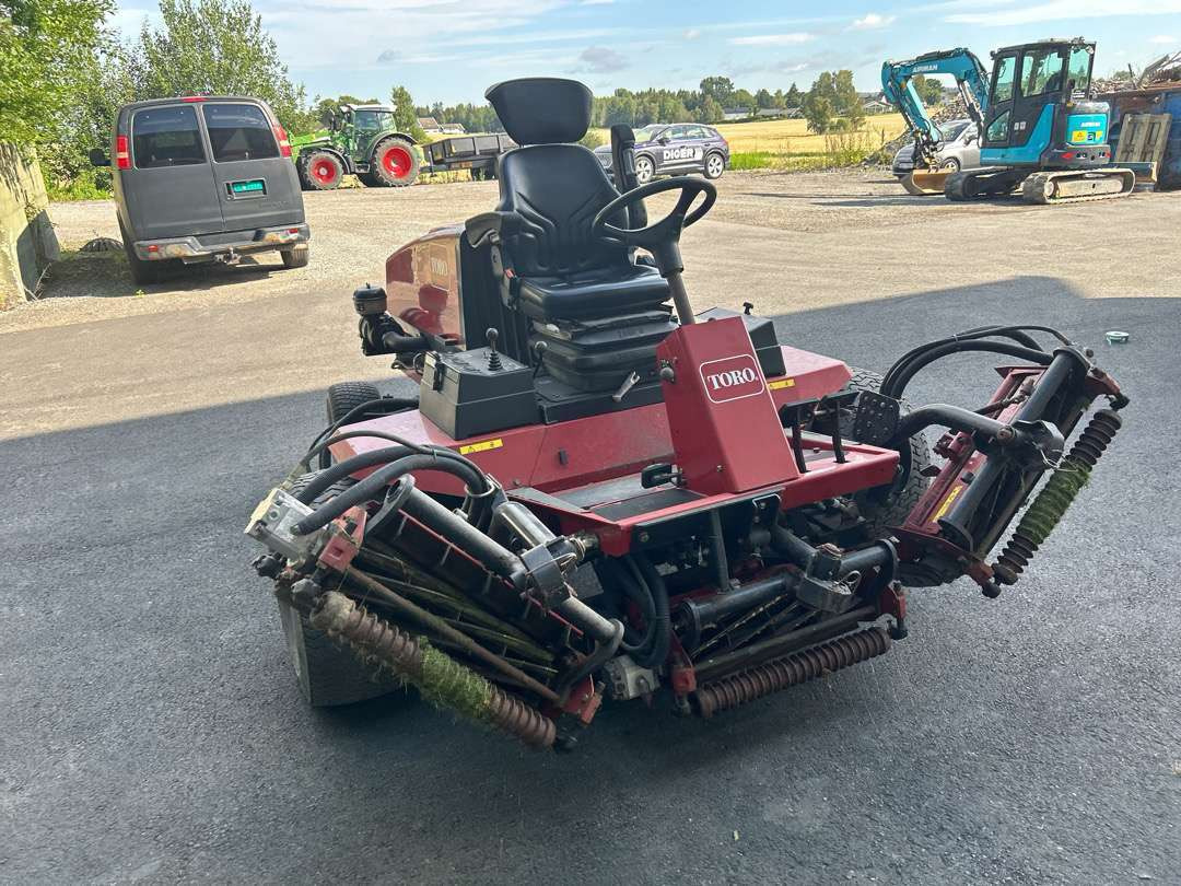 2006 sittegressklipper til golfbane - Косачка за трева: снимка 2 2006 sittegressklipper til golfbane - Косачка за трева: снимка 2