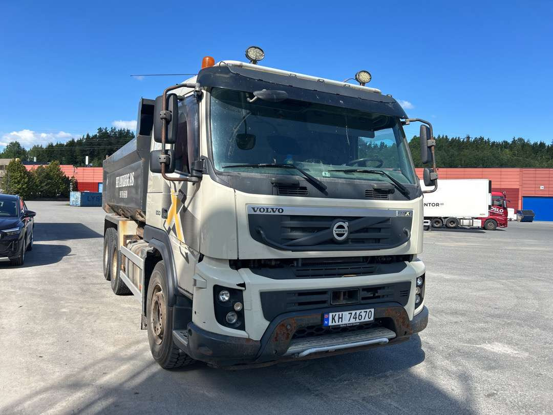 2011 Dumper VOLVO FM 500 Euroklasse 5T - Самосвал камион: снимка 2 2011 Dumper VOLVO FM 500 Euroklasse 5T - Самосвал камион: снимка 2