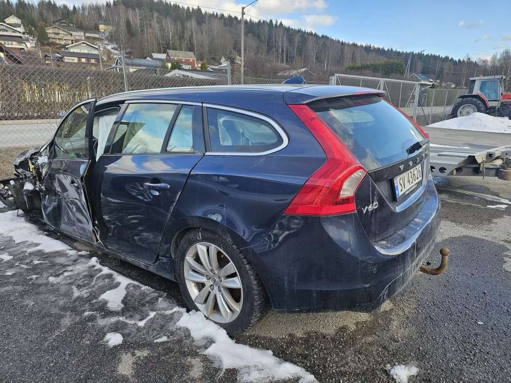 2013 Volvo V60 (rep.-objekt) - Лек автомобил: снимка 5 2013 Volvo V60 (rep.-objekt) - Лек автомобил: снимка 5
