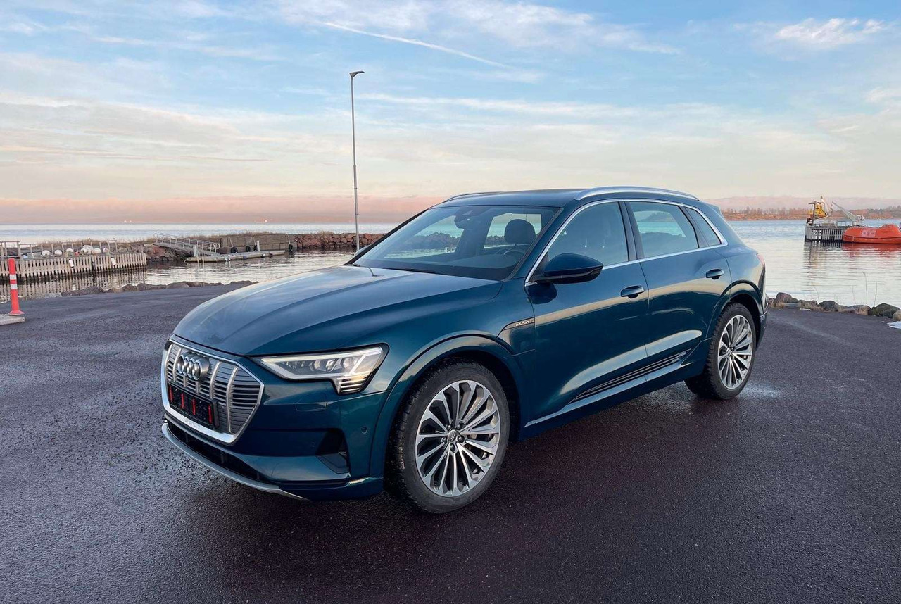 2020 Audi E-Tron 55 S-Line - Лек автомобил: снимка 1 2020 Audi E-Tron 55 S-Line - Лек автомобил: снимка 1