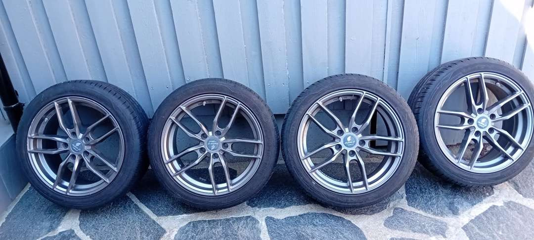 Dekk vredestein med felg 225/45 - R17 - Инструмент/ Оборудване: снимка 1 Dekk vredestein med felg 225/45 - R17 - Инструмент/ Оборудване: снимка 1
