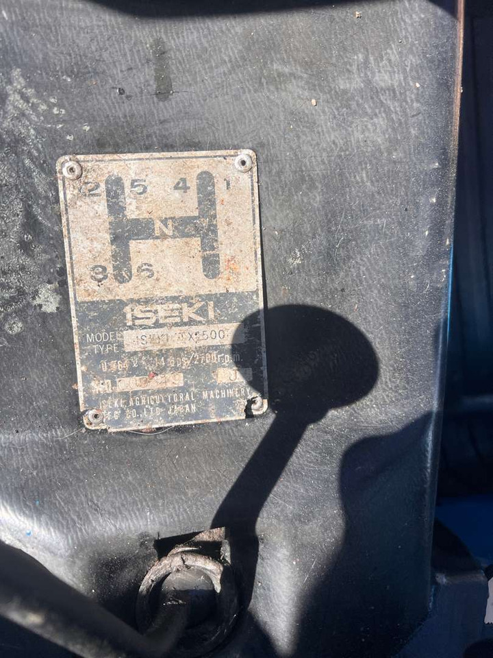 Iseki TX1500 brøyteskjær og feiekost - Трактор: снимка 4 Iseki TX1500 brøyteskjær og feiekost - Трактор: снимка 4