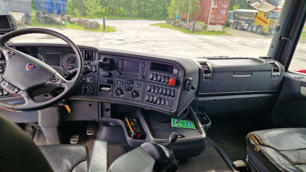 Лизинг на  Scania R580 Brøytebil med sideplog og hydraulisk saltsystem Scania R580 Brøytebil med sideplog og hydraulisk saltsystem: снимка 17