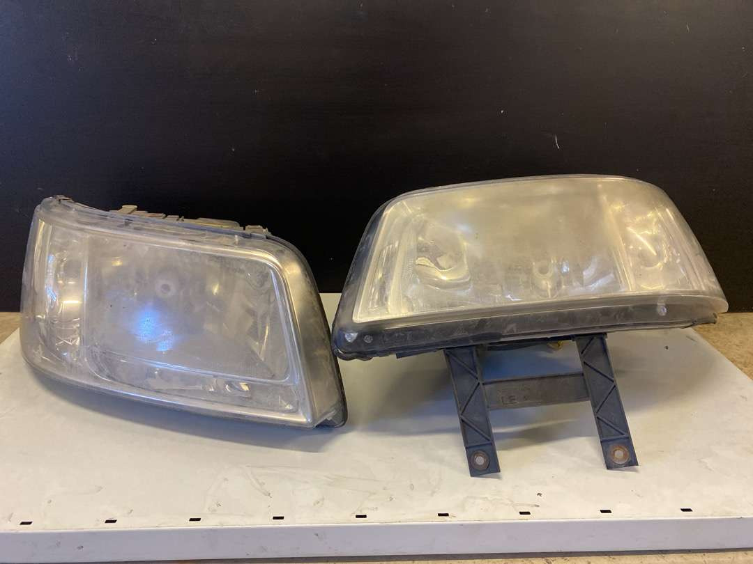 VW Transporter frontlykter - Инструмент/ Оборудване: снимка 1 VW Transporter frontlykter - Инструмент/ Оборудване: снимка 1