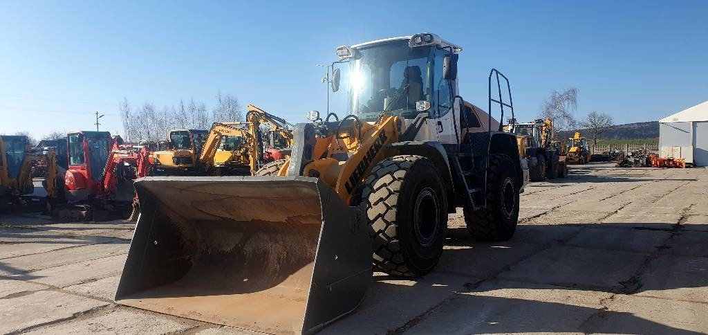 Liebherr L 550 - Колесен товарач: снимка 1 Liebherr L 550 - Колесен товарач: снимка 1