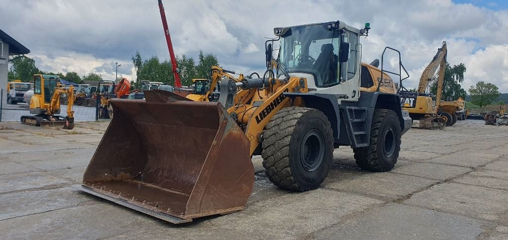 Liebherr L 550 - Колесен товарач: снимка 1 Liebherr L 550 - Колесен товарач: снимка 1