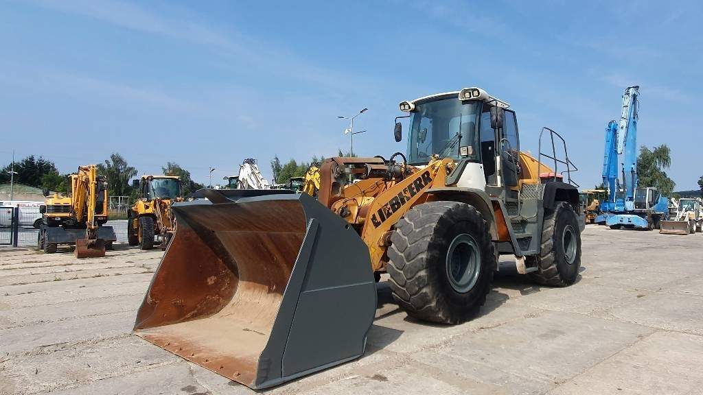 Liebherr L 566 - Колесен товарач: снимка 1 Liebherr L 566 - Колесен товарач: снимка 1