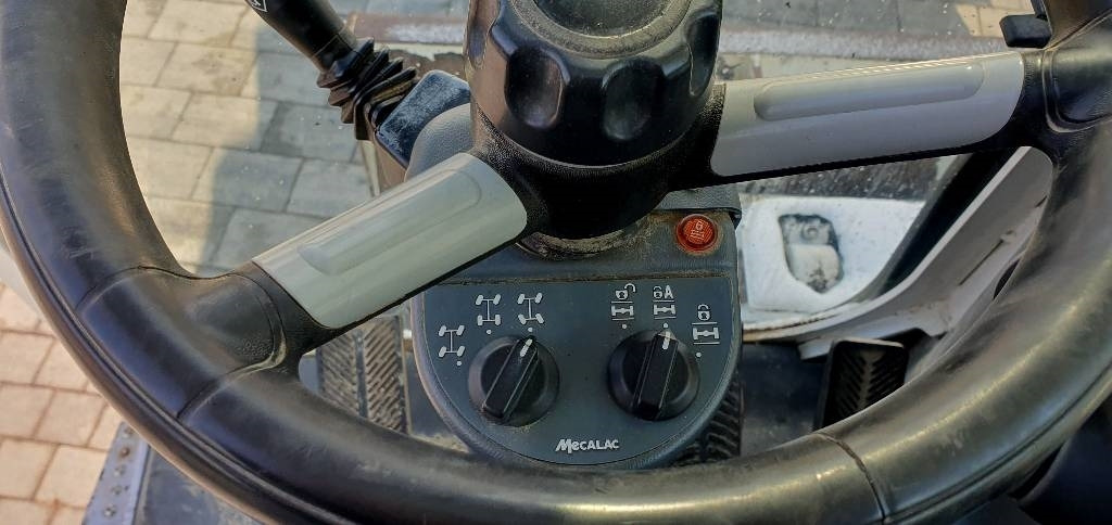 Mecalac 714 MWE - Колесен багер: снимка 3 Mecalac 714 MWE - Колесен багер: снимка 3