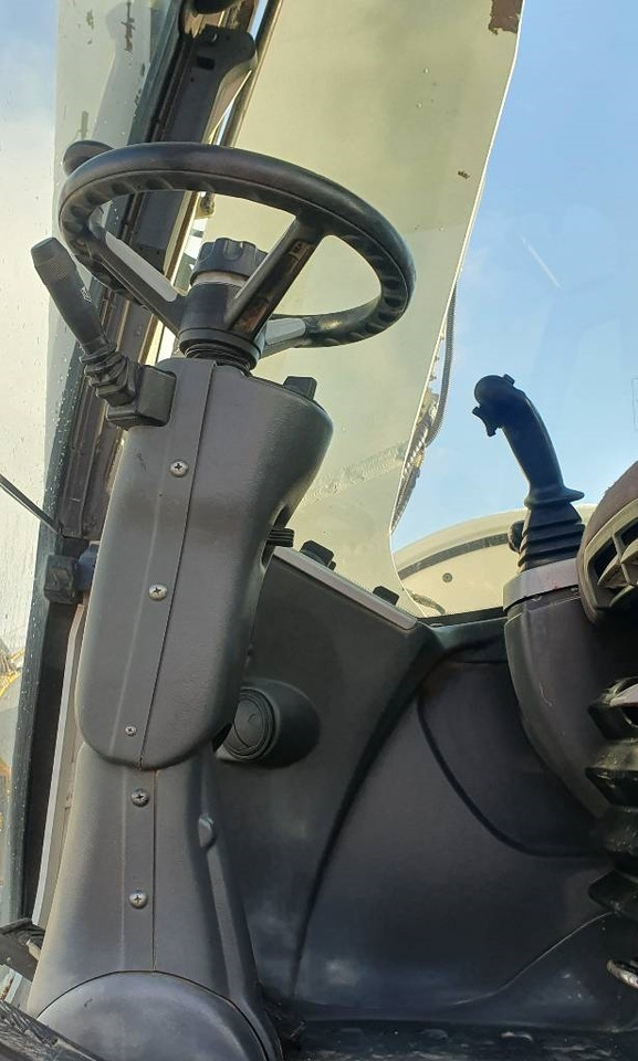 Mecalac 714 MWE - Колесен багер: снимка 3 Mecalac 714 MWE - Колесен багер: снимка 3