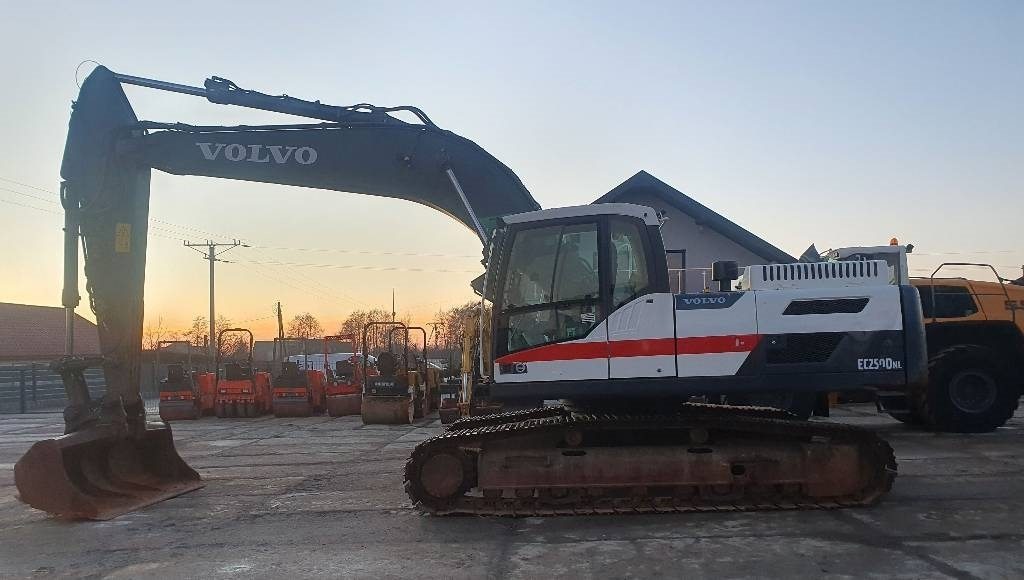 Volvo EC 250 D N L - Верижен багер: снимка 2 Volvo EC 250 D N L - Верижен багер: снимка 2