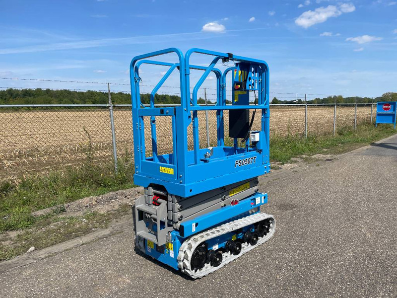 Fronteq FS0507T Tracked Scissor Lift - Ножична работна платформа: снимка 5 Fronteq FS0507T Tracked Scissor Lift - Ножична работна платформа: снимка 5