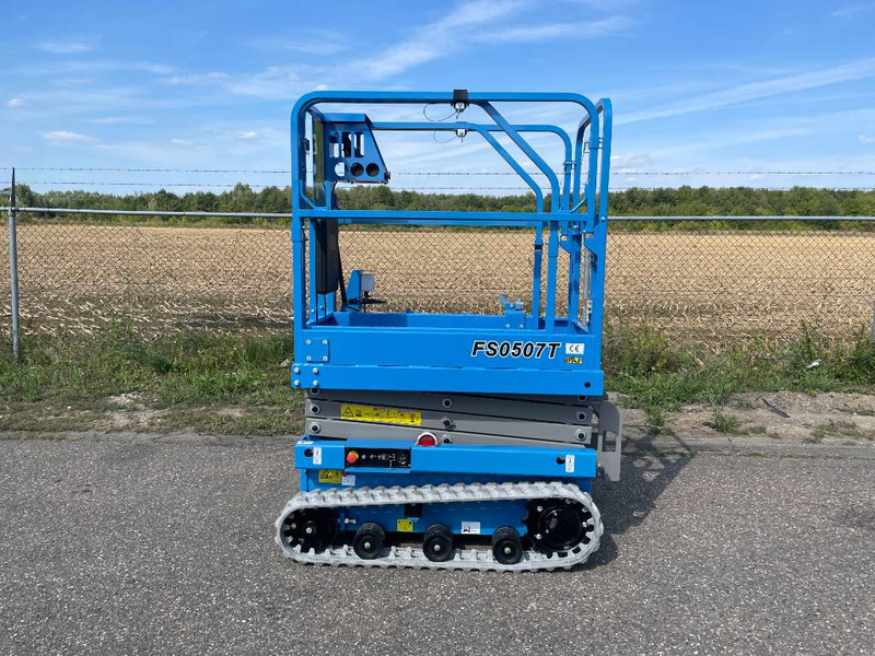Fronteq FS0507T Tracked Scissor Lift - Ножична работна платформа: снимка 1 Fronteq FS0507T Tracked Scissor Lift - Ножична работна платформа: снимка 1