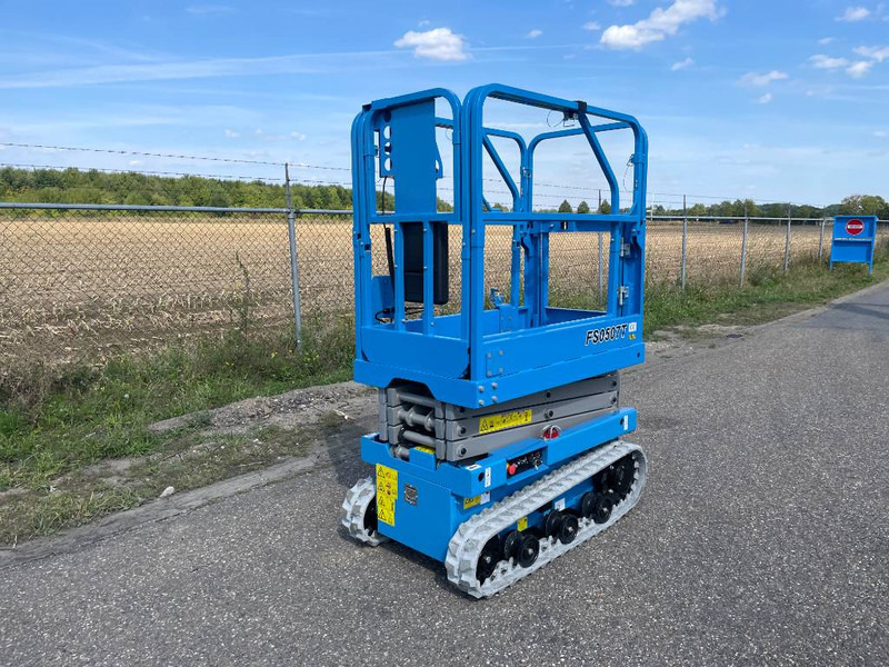 Fronteq FS0507T Tracked Scissor Lift - Ножична работна платформа: снимка 2 Fronteq FS0507T Tracked Scissor Lift - Ножична работна платформа: снимка 2