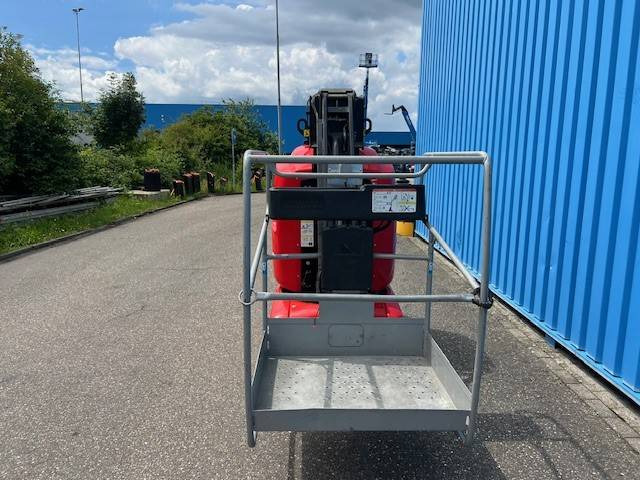 Вертикална работна платформа Manitou 100 VJR: снимка 15