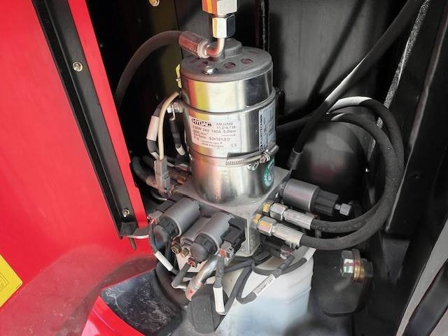 Вертикална работна платформа Manitou 100 VJR: снимка 8
