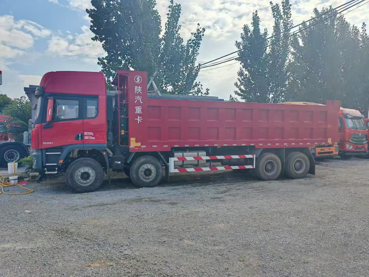 SHACMAN X5000 - Самосвал камион: снимка 2 SHACMAN X5000 - Самосвал камион: снимка 2