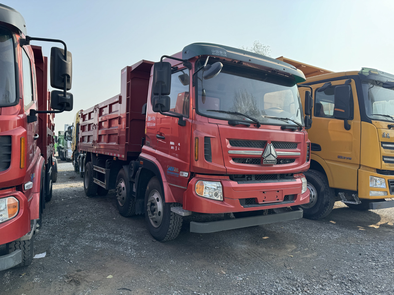 SINOTRUCK HOWO - Самосвал камион: снимка 2 SINOTRUCK HOWO - Самосвал камион: снимка 2