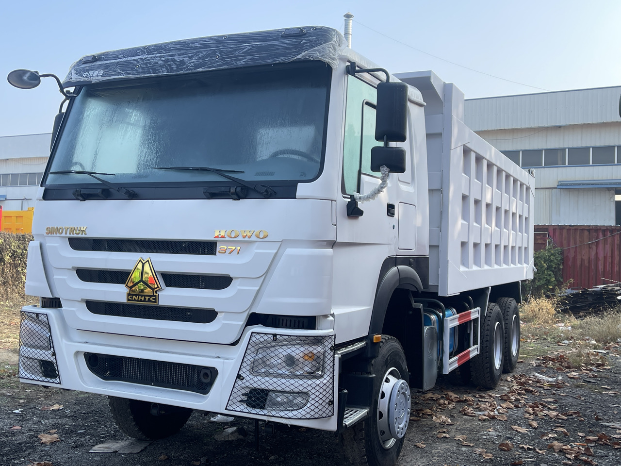 SINOTRUCK HOWO  - Самосвал камион: снимка 2 SINOTRUCK HOWO  - Самосвал камион: снимка 2