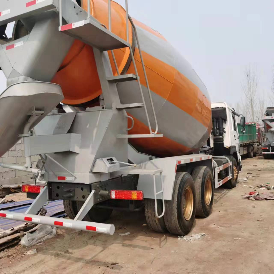 SINOTRUCK - Бетоновоз: снимка 3 SINOTRUCK - Бетоновоз: снимка 3