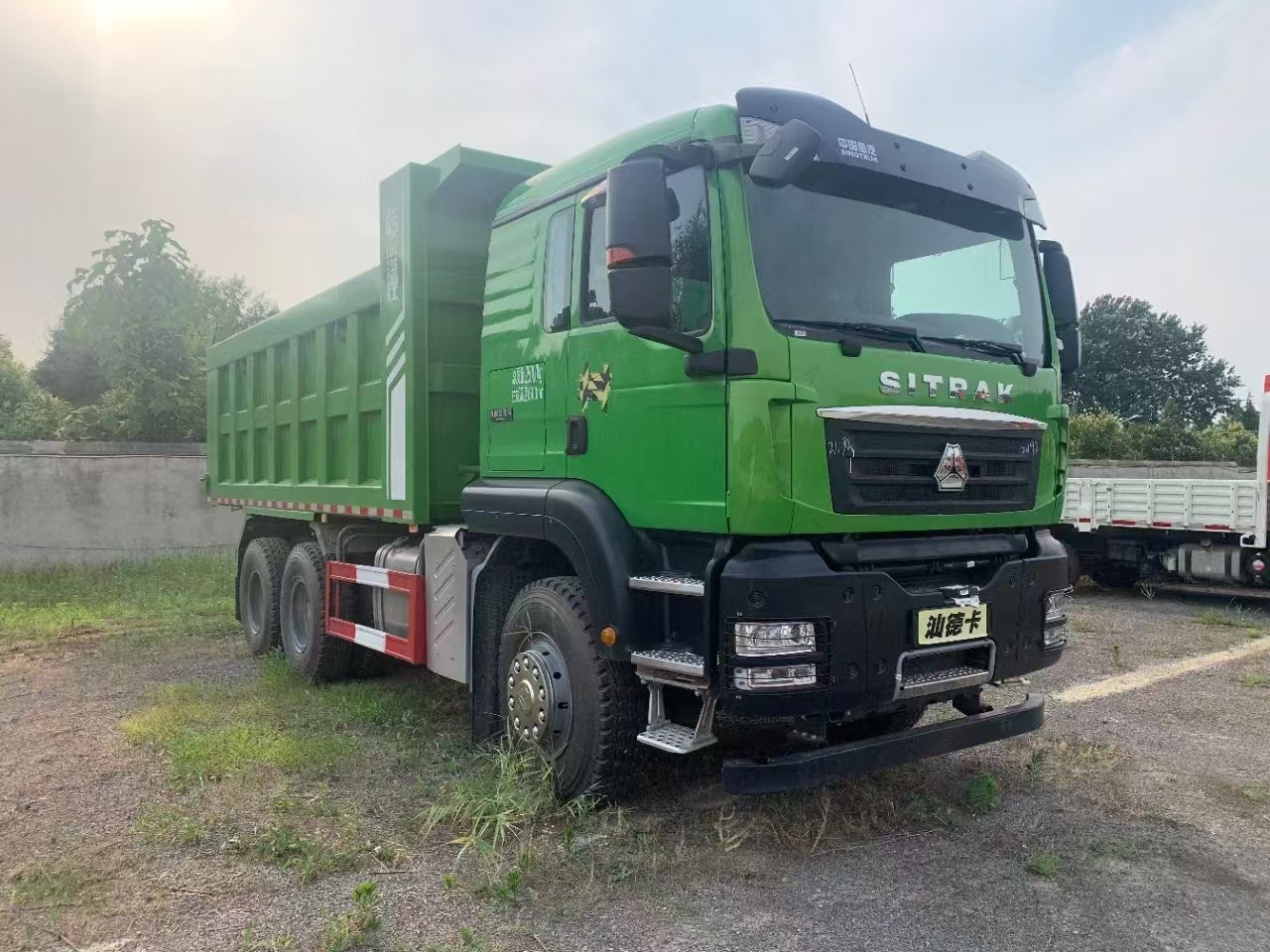 Sinotruck - Самосвал камион: снимка 2 Sinotruck - Самосвал камион: снимка 2
