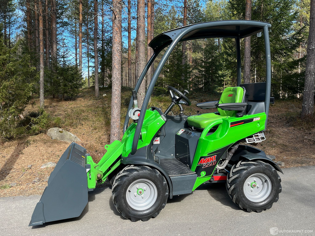 Avant 220 kahdella työlaitteella, 2021, vain 196h,, Jyväskylä - Компактен товарач: снимка 1 Avant 220 kahdella työlaitteella, 2021, vain 196h,, Jyväskylä - Компактен товарач: снимка 1