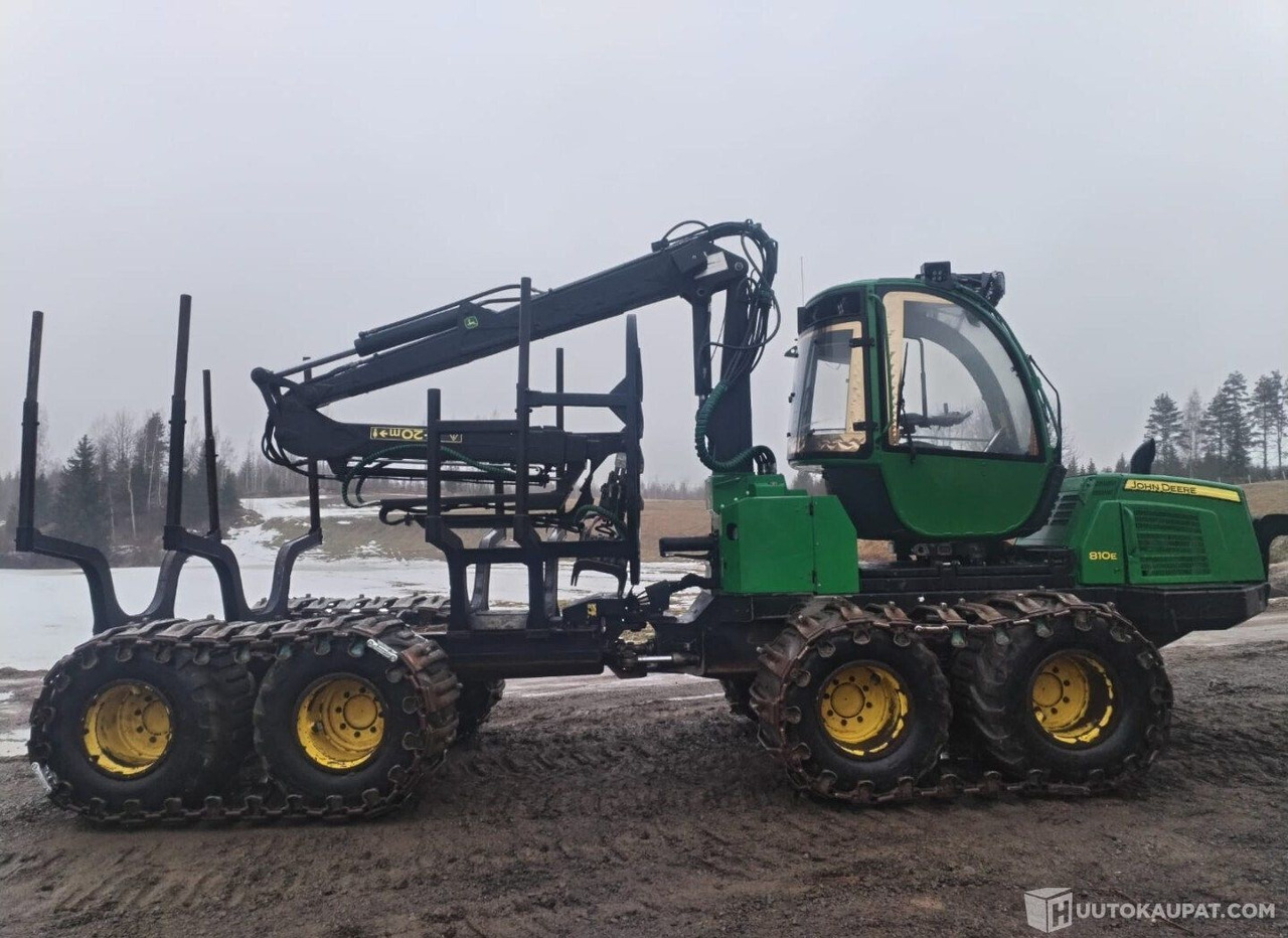John Deere 810 E, 2012, Diesel, 29 000 h Ajokone, Leppävirta - Горска техника: снимка 2 John Deere 810 E, 2012, Diesel, 29 000 h Ajokone, Leppävirta - Горска техника: снимка 2