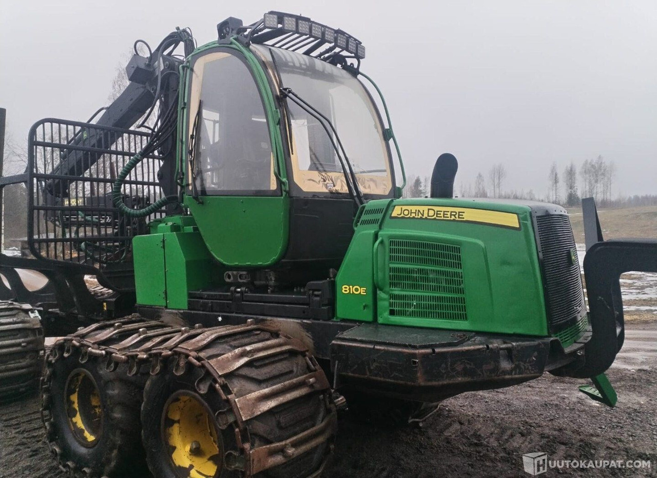 John Deere 810 E, 2012, Diesel, 29 000 h Ajokone, Leppävirta - Горска техника: снимка 5 John Deere 810 E, 2012, Diesel, 29 000 h Ajokone, Leppävirta - Горска техника: снимка 5
