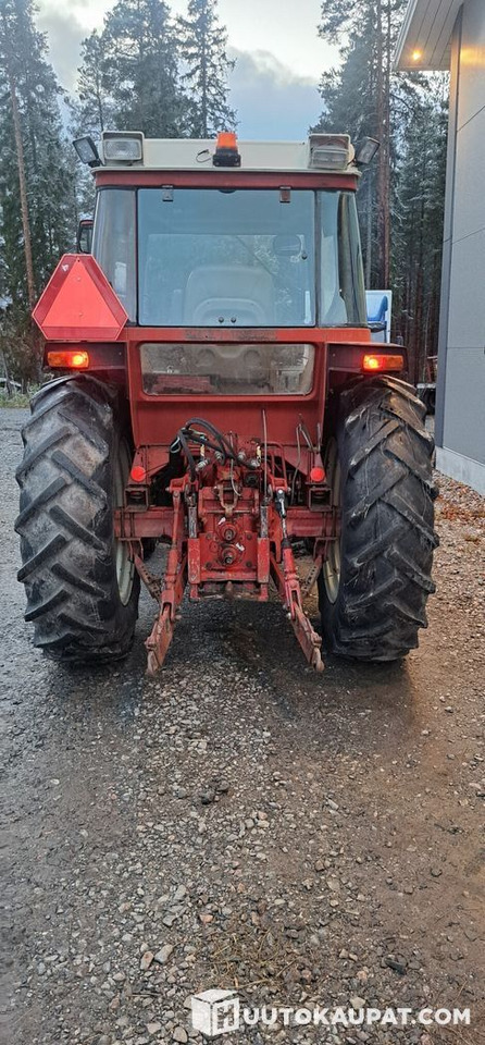 International 585XL, 1985, Diesel, 6 147 h Traktori, Kruunupyy - Трактор: снимка 3 International 585XL, 1985, Diesel, 6 147 h Traktori, Kruunupyy - Трактор: снимка 3