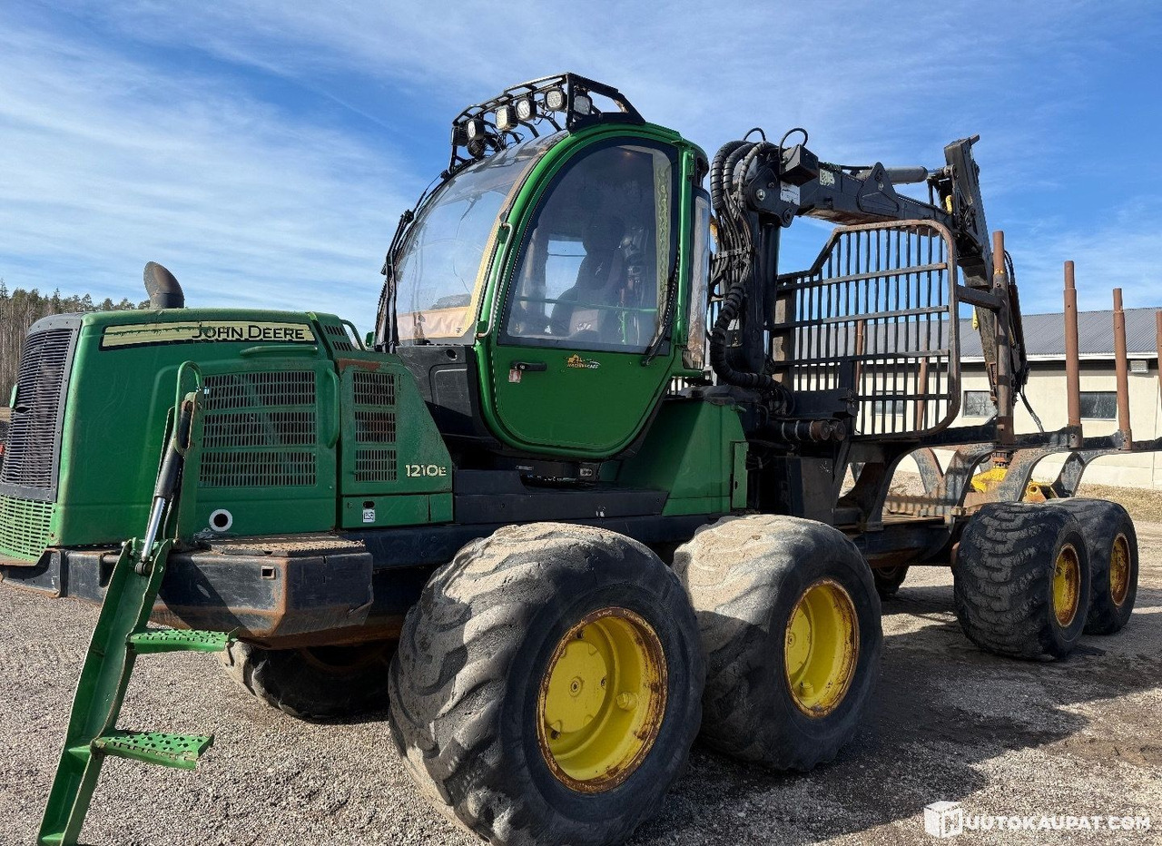 John Deere 1210E, harvester/forwarder, 28,430 h, Lahti - Форвардер: снимка 2 John Deere 1210E, harvester/forwarder, 28,430 h, Lahti - Форвардер: снимка 2
