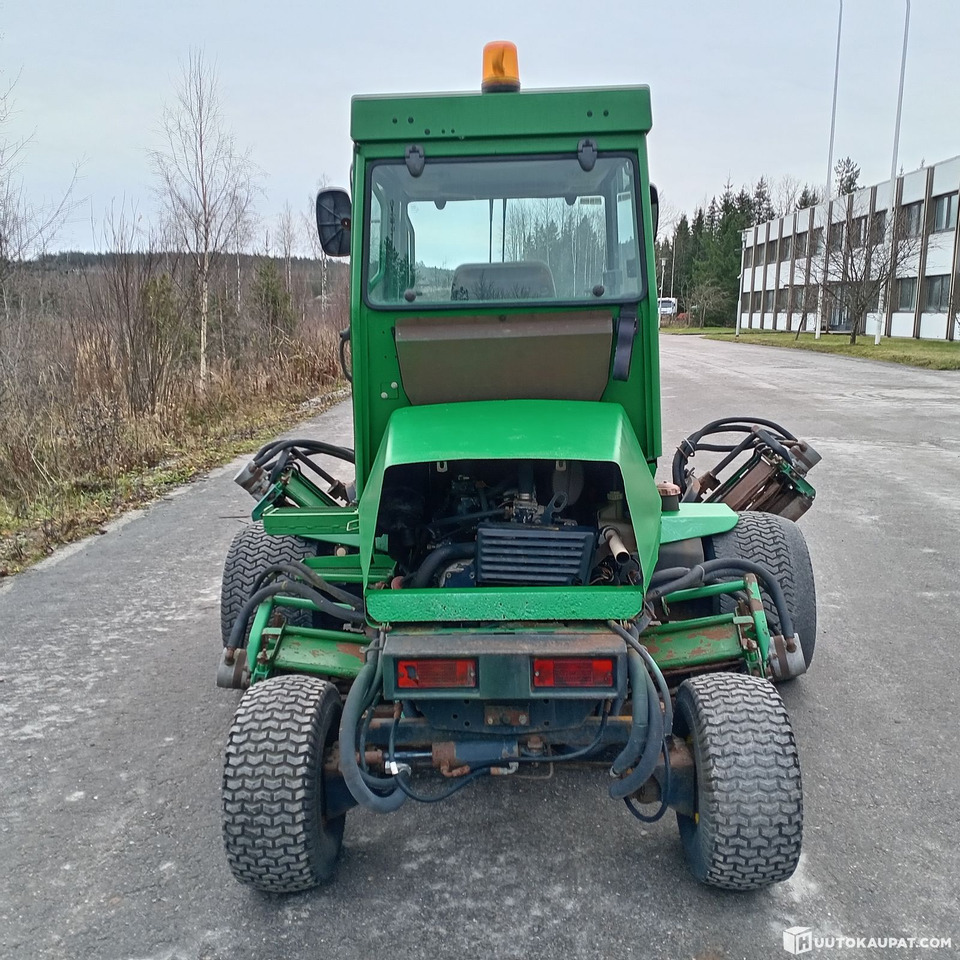Косачка за трева John Deere 3235 kelaleikkuri, 4 WD ja hytti, Hollola: снимка 8 Косачка за трева John Deere 3235 kelaleikkuri, 4 WD ja hytti, Hollola: снимка 8