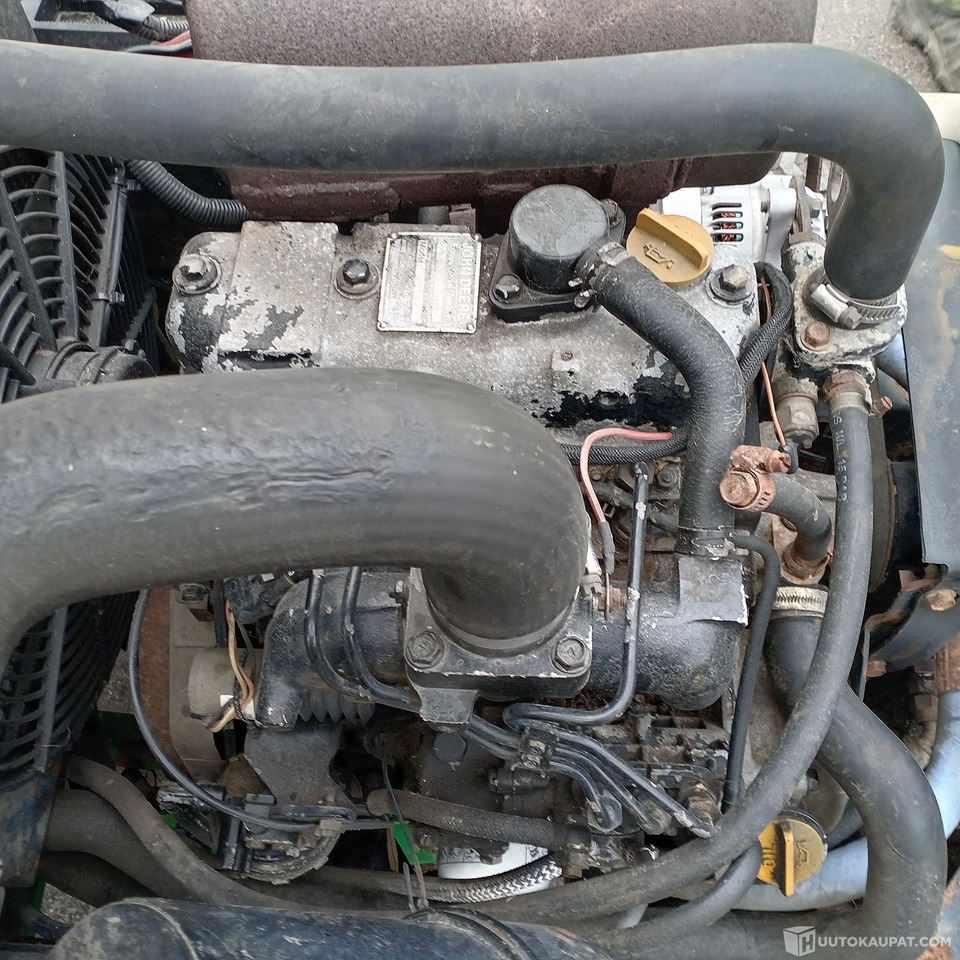 Косачка за трева John Deere 3235 kelaleikkuri, 4 WD ja hytti, Hollola: снимка 9 Косачка за трева John Deere 3235 kelaleikkuri, 4 WD ja hytti, Hollola: снимка 9