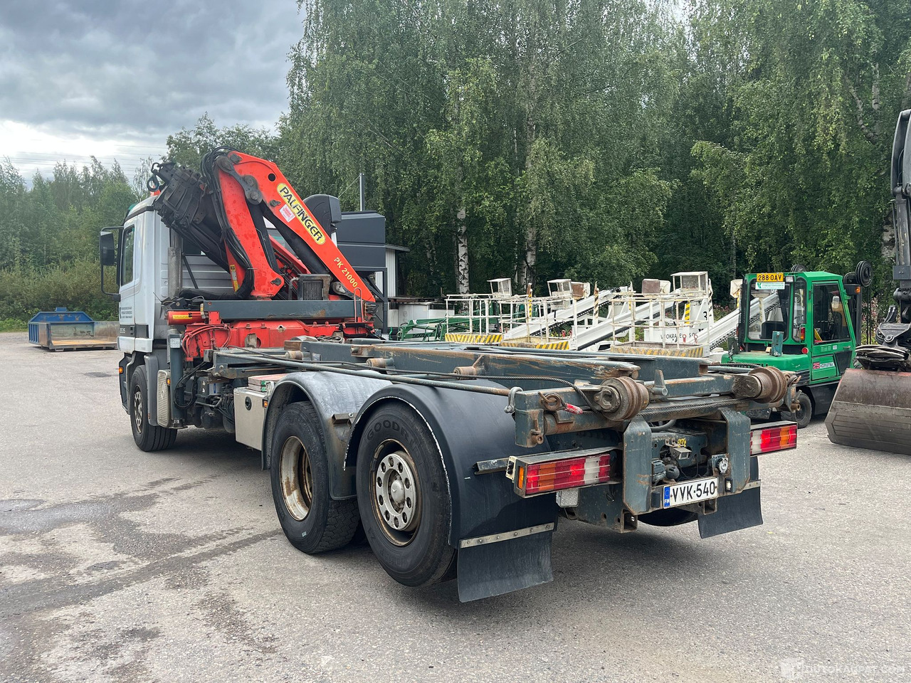 Лизинг на  Mercedes-Benz Actros 2535, 21 tonnimetrisellä nosturilla ja vaijerivaihtolavalaitteella, kuorma-auto, 2001, Hyvinkää Mercedes-Benz Actros 2535, 21 tonnimetrisellä nosturilla ja vaijerivaihtolavalaitteella, kuorma-auto, 2001, Hyvinkää: снимка 7