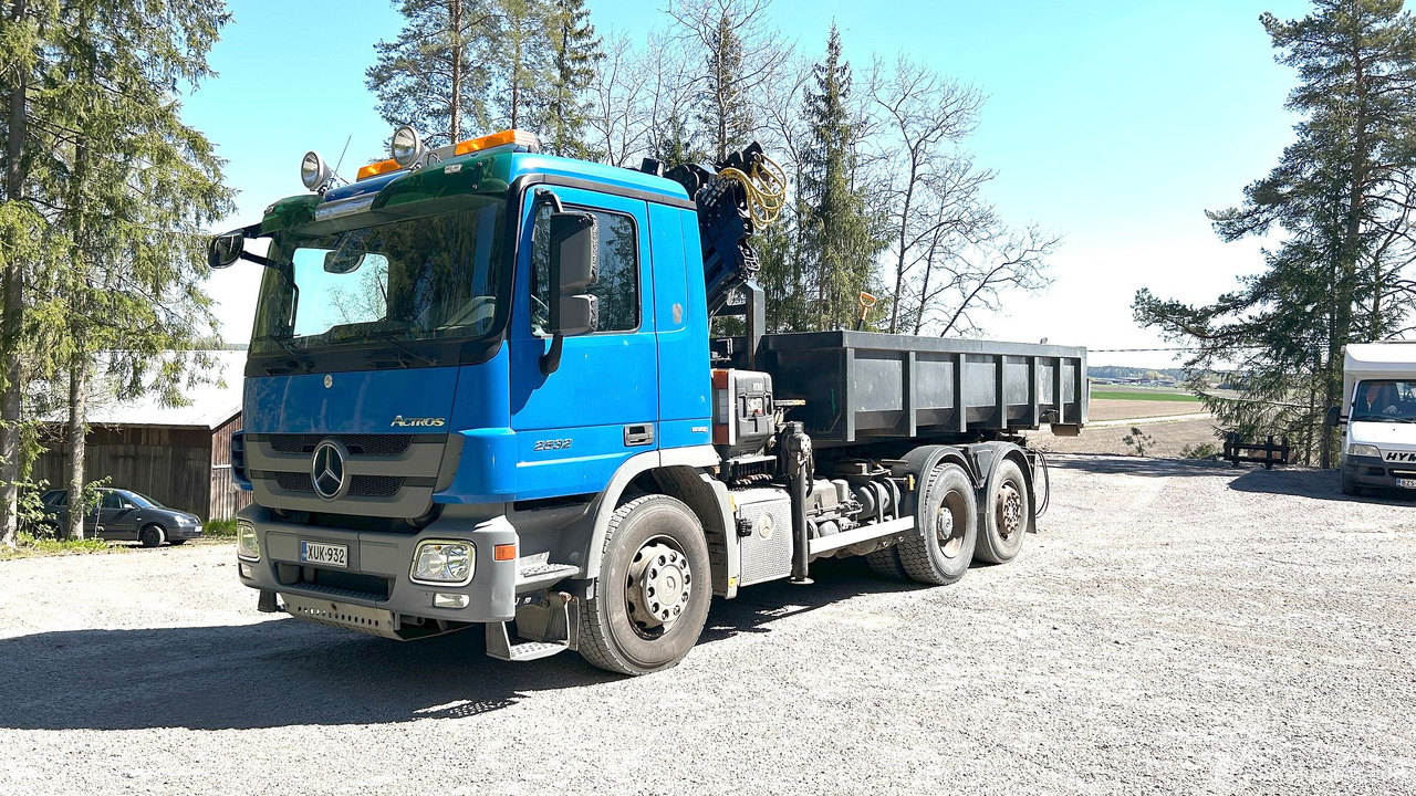 Kuorma-auto Mercedes-Benz Actros 2532, vm. 2009, kympitetty pilkki ja vaijerilaitteet, Lieto - Мултилифт с кука камион, Камион с кран: снимка 1 Kuorma-auto Mercedes-Benz Actros 2532, vm. 2009, kympitetty pilkki ja vaijerilaitteet, Lieto - Мултилифт с кука камион, Камион с кран: снимка 1