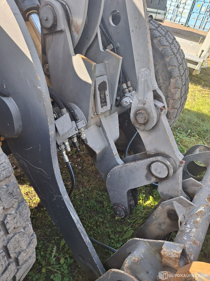Pyöräkuormaaja Volvo L40 D, vuosimalli 1999, Nurmijärvi - Колесен товарач: снимка 5 Pyöräkuormaaja Volvo L40 D, vuosimalli 1999, Nurmijärvi - Колесен товарач: снимка 5