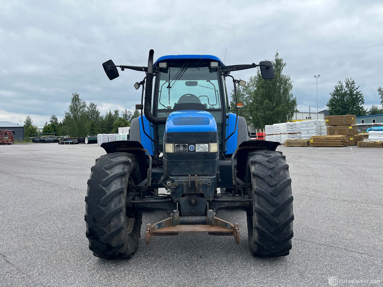 New Holland TM155, traktori etunostolaitteeella, 2004,, Salo - Селскостопанска техника: снимка 2 New Holland TM155, traktori etunostolaitteeella, 2004,, Salo - Селскостопанска техника: снимка 2