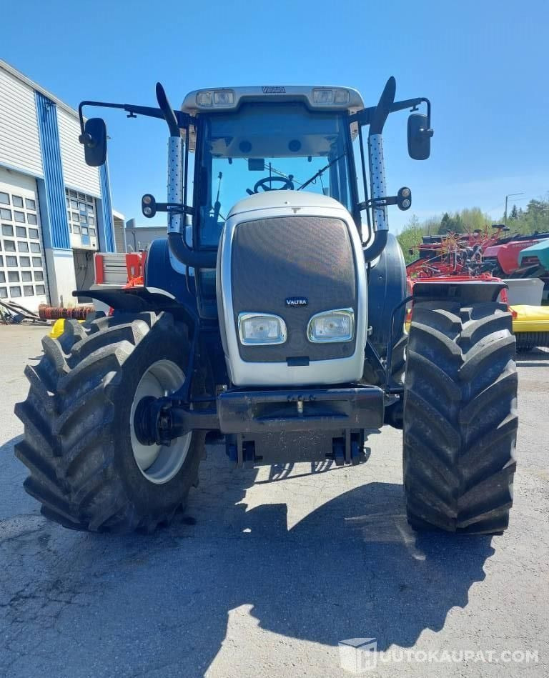 Valtra M 120 E, VAIN 2932 h, Okraspecial, 2004, Kokkola - Селскостопанска техника: снимка 4 Valtra M 120 E, VAIN 2932 h, Okraspecial, 2004, Kokkola - Селскостопанска техника: снимка 4