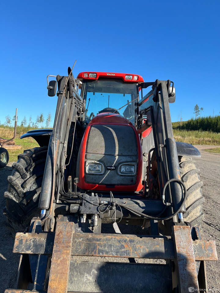 Valtra T190, etukuormaajalla, vm. 2003, Petäjävesi - Селскостопанска техника: снимка 4 Valtra T190, etukuormaajalla, vm. 2003, Petäjävesi - Селскостопанска техника: снимка 4