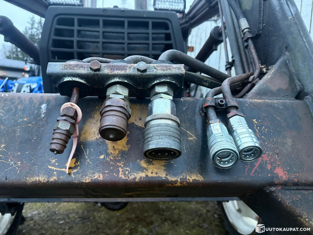 Трактор Valmet 604, 4x4 with front loader, 1985 — Well equipped!!, Jyväskylä: снимка 14 Трактор Valmet 604, 4x4 with front loader, 1985 — Well equipped!!, Jyväskylä: снимка 14