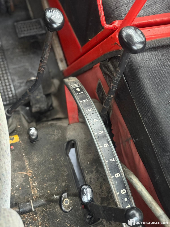 Трактор Valmet 604, 4x4 with front loader, 1985 — Well equipped!!, Jyväskylä: снимка 16 Трактор Valmet 604, 4x4 with front loader, 1985 — Well equipped!!, Jyväskylä: снимка 16