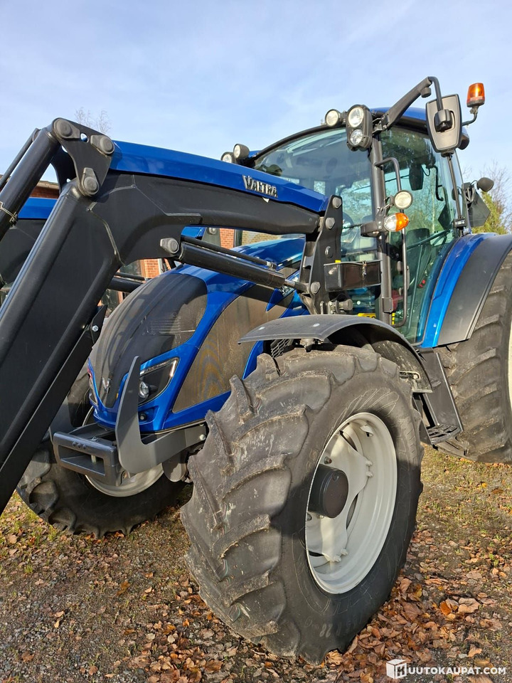 Valtra A134 with front loader, model year 2019, Kurikka - Трактор: снимка 2 Valtra A134 with front loader, model year 2019, Kurikka - Трактор: снимка 2